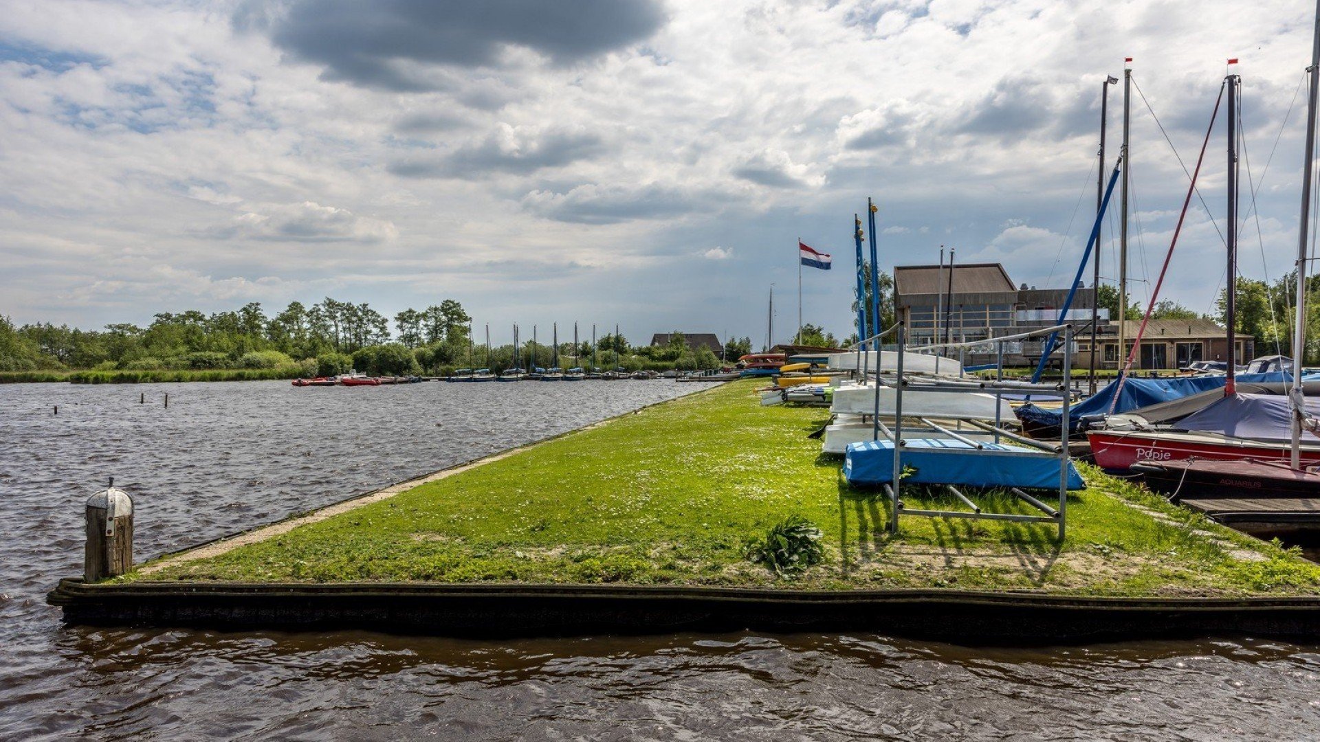 Boten jachthaven leekstermeer