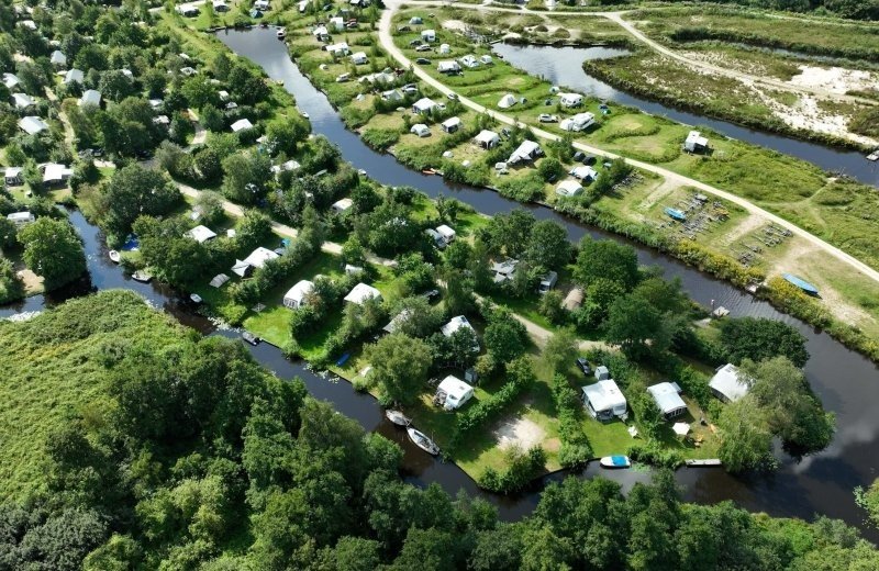 Waterfront XL with private sanitary facilities